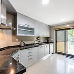 Im On Ameijeira Apartman *